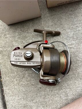Vintage Daiwa Punch 1001 Spinning Fishing Reel